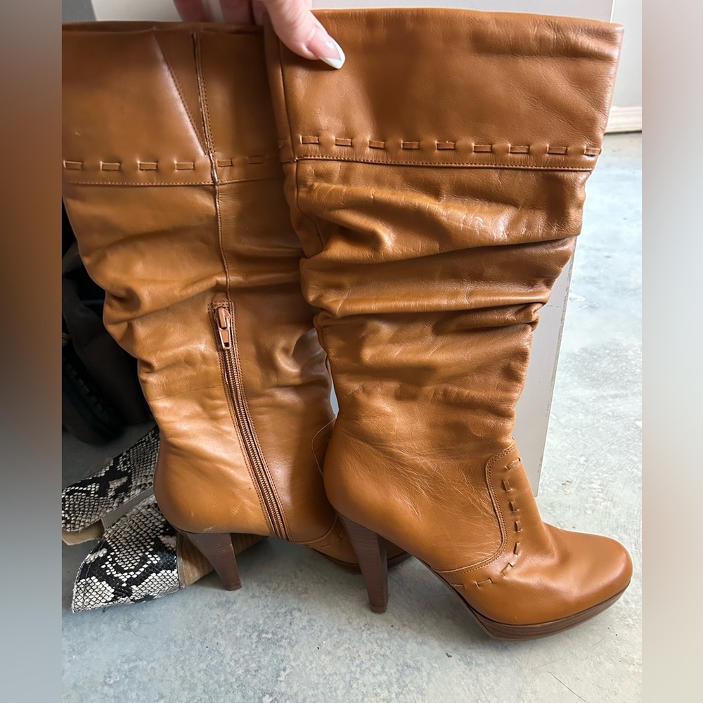‼️SOLD Guess Tan Leather Heeled Boots